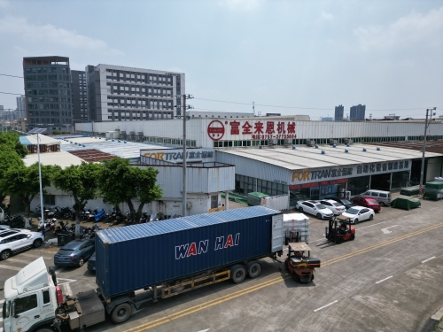 आमच्या स्वयंचलित उत्पादनांचा एक कंटेनर आज यूएसएला पाठवला जातो!